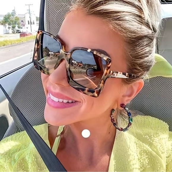 Oversized Square Brown animal print Sunglasses new - Picture 2 of 3